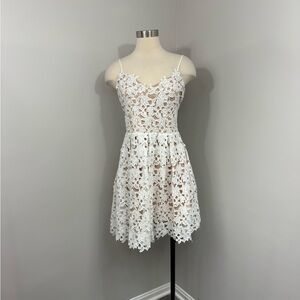 Two Sisters White‎ Dress